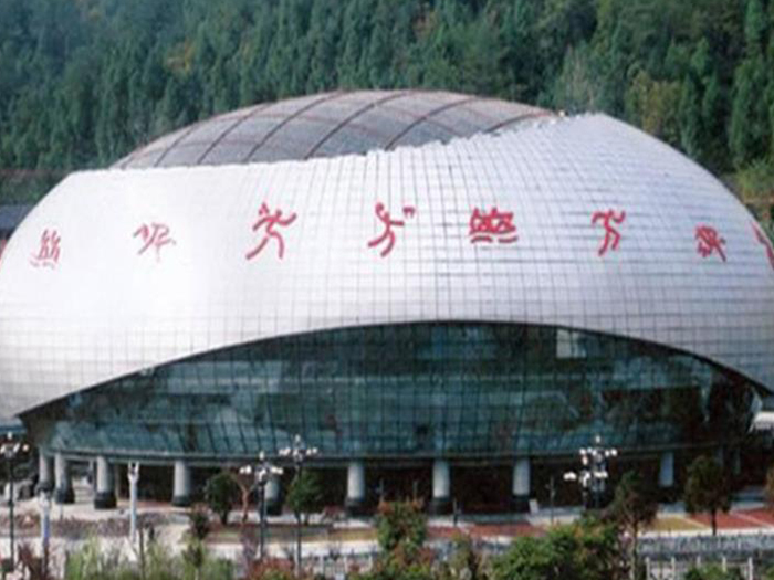 包头体育中心球形网架加工安装